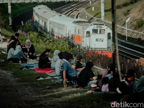 Potret Syahdu Nyore di Jembatan Ngebrak, Tempat Healing Baru Warga Jogja