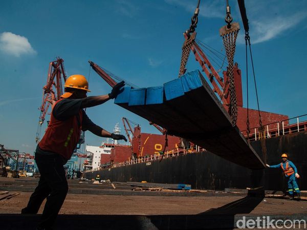 Teknologi dan Keringat Buruh Pelabuhan, Kunci Kelancaran Arus Logistik Nasional