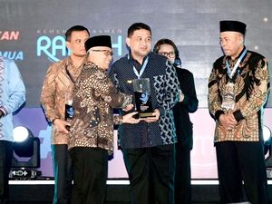 Tekan Angka Anak Putus Sekolah, Pemkot Makassar Raih Penghargaan Hardiknas 2026