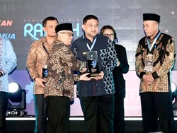 Tekan Angka Anak Putus Sekolah, Pemkot Makassar Raih Penghargaan Hardiknas 2026