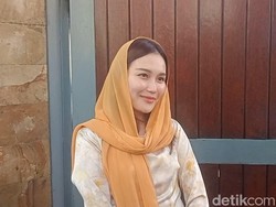 Ayu Ting Ting Ungkapkan Keinginan Naik Haji, Terinspirasi Sang Ayah