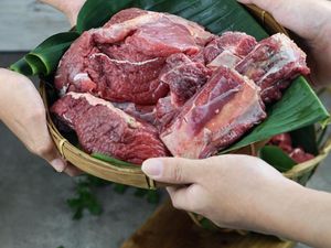 Waspada! Terlalu Banyak Makan Daging Kurban Bisa Bikin Sembelit