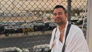 Foto: Gaya Syahdu Artis Indonesia Naik Haji 2026, Jalani Wukuf di Arafah