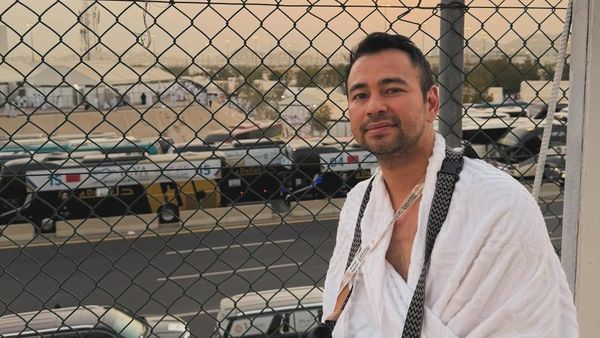 Foto: Gaya Syahdu Artis Indonesia Naik Haji 2026, Jalani Wukuf di Arafah