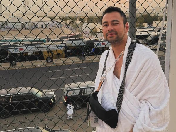 Foto: Gaya Syahdu Artis Indonesia Naik Haji 2026, Jalani Wukuf di Arafah