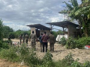 Warga Keluhkan Bau Busuk, Satpol PP Klungkung Setop Pengeringan Bulu Ayam