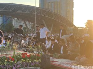 Jemaah Salat Idul Adha Padati Lapangan Karebosi Makassar