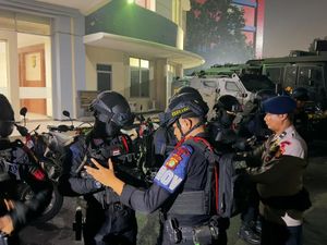 Polisi Tangkap 4 Remaja Tawuran di Kalimalang, Sajam hingga Stik Golf Disita