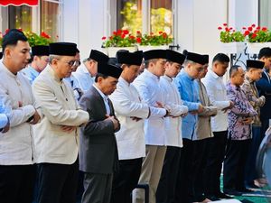 Video Momen Prabowo Salat Idul Adha di Paris Bareng Diaspora