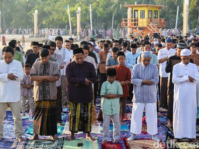 Salat Idul adha di Pantai Ancol Dipadati Ribuan Umat Muslim