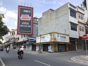 Pusat Kota Medan Tampak Sepi, Banyak Toko Tutup