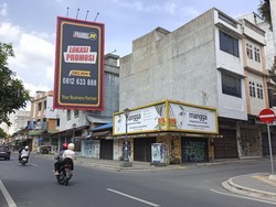 Pusat Kota Medan Tampak Sepi, Banyak Toko Tutup