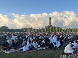 Khusyuk Salat Idul Adha 1447 H di Lapangan Renon Denpasar