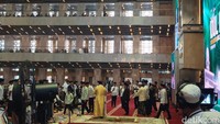 Wapres Gibran Salat Idul Adha di Istiqlal, Didampingi Sejumlah Menteri