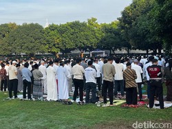 JK-Jimly Asshiddiqie Salat Idul Adha di Masjid Al Azhar Jaksel