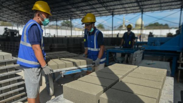 Warga Binaan Lapas Tangerang Produksi Bahan Bangunan