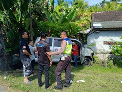 Ban Pecah, Ambulans Jenazah Tabrak Rumah di Jalan Denpasar-Gilimanuk