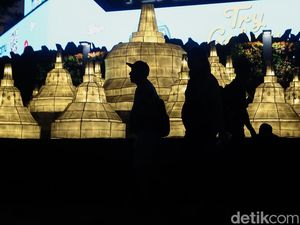 Rayakan Waisak, Lampion Buddha Hiasi Bundaran HI
