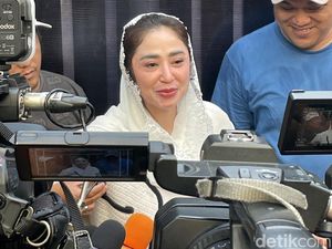 Dewi Perssik Ungkap Alasan Selalu Mengaji Sebelum Live TV