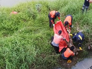 Mayat Wanita Tanpa Identitas Ditemukan Mengambang di Sungai Enim