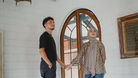 Foto: Rumah Baru Omesh Setelah Penantian 6 Tahun, Dibeli Sepulang Naik Haji