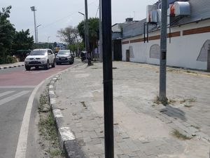 Trotoar Terkelupas -Lubang Mengaga di Jalan Kejaksaan Medan Diperbaiki