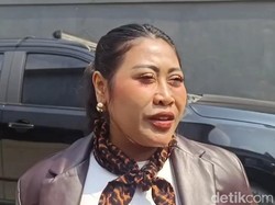 Boiyen Seru Bakar Satai Bareng Keluarga, tapi Batasi Konsumsi Daging