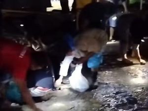 Viral Warga Bolmong Serbu Emas Sisa Banjir, Ternyata Kupasan Marka Jalan