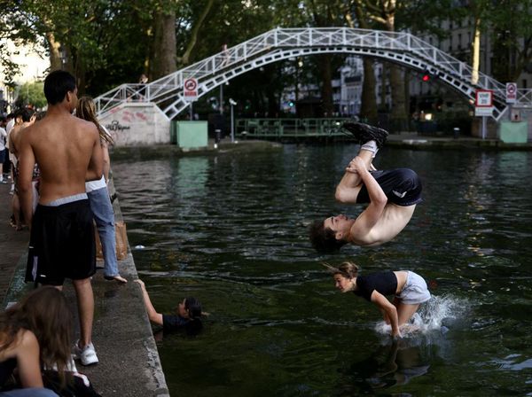 Gelombang Panas Paris, Warga Serbu Canal Saint-Martin