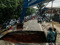 Perbaikan Jalan Amblas di Lenteng Agung Telan Anggaran Rp 380 Juta