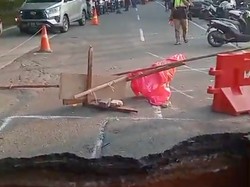 Jalan Amblas di Lenteng Agung Jaksel, Lalin Arah Depok Macet