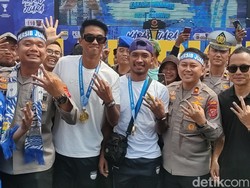 Atep Harap Persib Tak Lepas Robi dan Kakang Musim Depan
