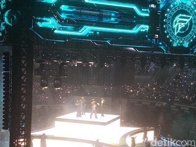 Jerry Yan Cs Bikin Senyum-senyum di Konser F*FOREVER