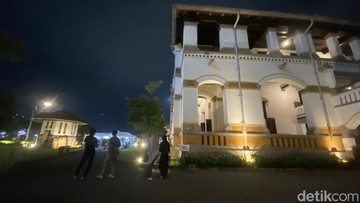 Pria Bawa Mandau Jatuh dari Lantai 2 Lawang Sewu, Diduga Terpeleset