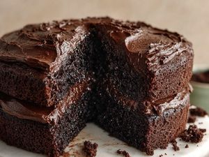 Matilda Cake, Kue Cokelat Super Lumer yang Terinspirasi Film Matilda