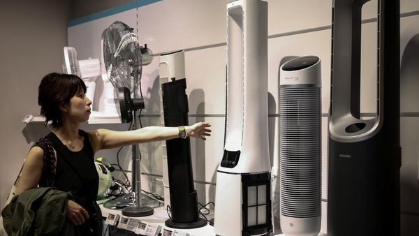 Neraka Bocor di Paris, Kipas dan AC Laris Manis