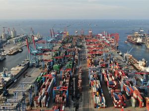 Pertumbuhan Arus Peti Kemas Internasional Tembus 11%, Genjot Ekonomi Indonesia