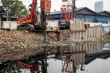 Pembangunan Rumah Pompa Kampung Sawah Dikebut untuk Kendalikan Banjir