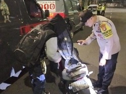 Patroli Dini Hari di Jakpus, Polisi Amankan 8 Orang Bawa Narkoba dan Tramadol