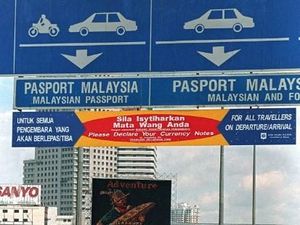 Imigrasi Malaysia Down Berjam-jam, Puluhan Ribu Orang Antre Panjang