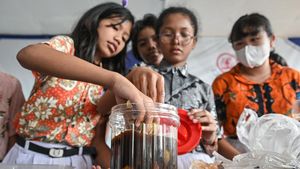 Siswa di Tangsel Belajar Olah Sampah Organik Jadi Ekoenzim