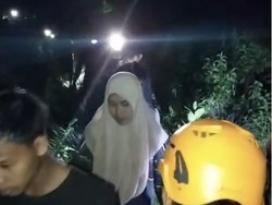 28 Wisatawan Terjebak Air Bah di Sungai Usa Bone Berhasil Dievakuasi