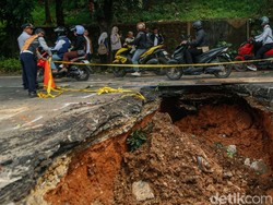 Gorong-gorong Picu Jalan Amblas di Lenteng Agung Diperbaiki, Target 3 Hari