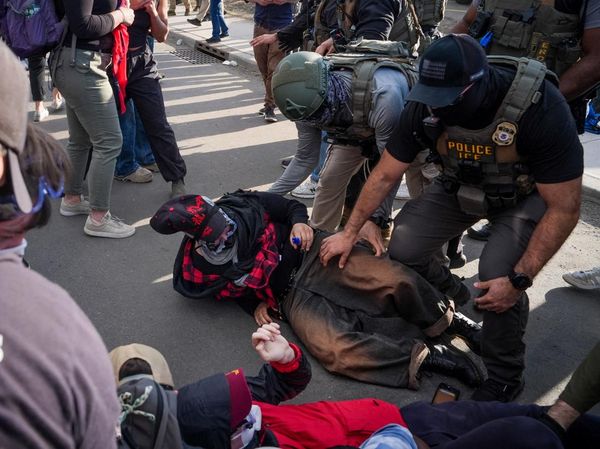Bentrokan Pecah di Pusat Detensi Imigran New Jersey
