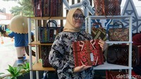Berawal dari Hobi, Usaha Tas Tenun Batik Indari Jadi Langganan Suvenir BUMN