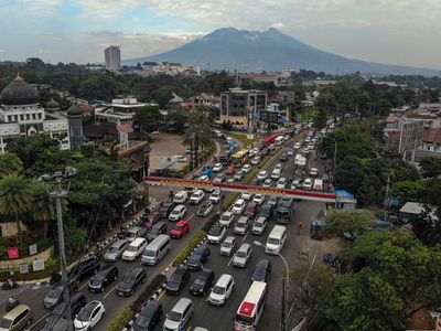 Jalur Puncak Bogor Padat Saat Libur Panjang