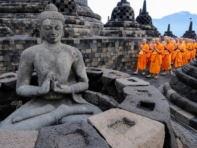 Jelang Waisak, Biksu Ikuti Ritual di Borobudur