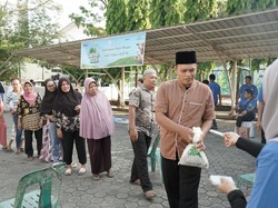 Pegadaian Salurkan 913 Hewan Kurban ke Sejumlah Ponpes di Berbagai Daerah
