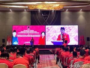 Lagu Bung Karno Bapak Marhaenisme Menggema di Bimtek PDIP