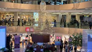 Melihat Patung Buddha Transparan di Surabaya